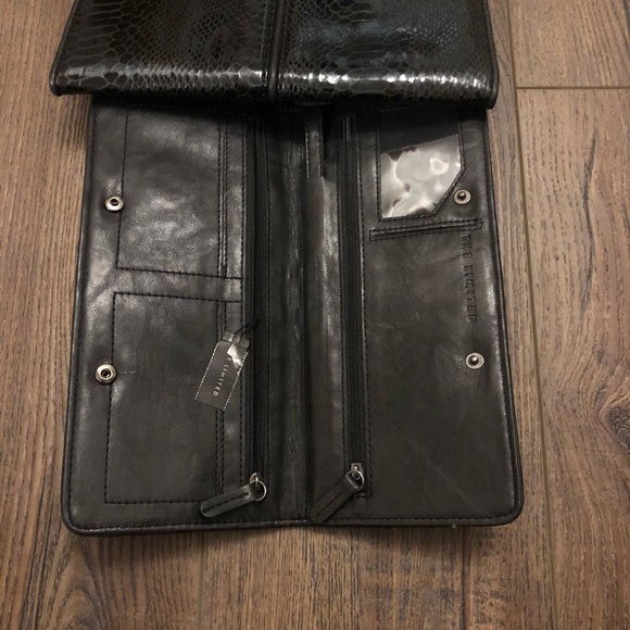 🌼3 for $30 Large billfold/ clutch - Picture 3 of 3